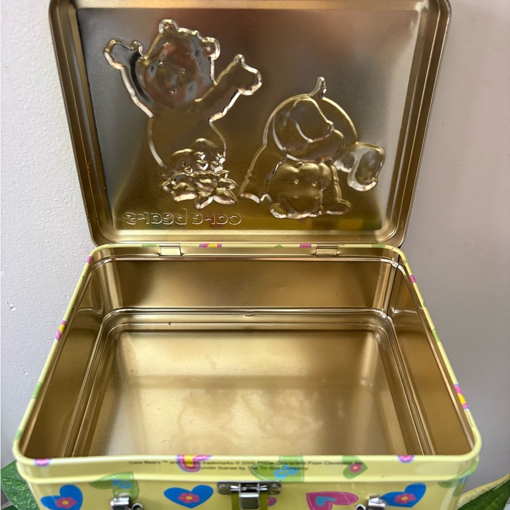 Care Bears 2006 Tin Box - Picture 9 of 9